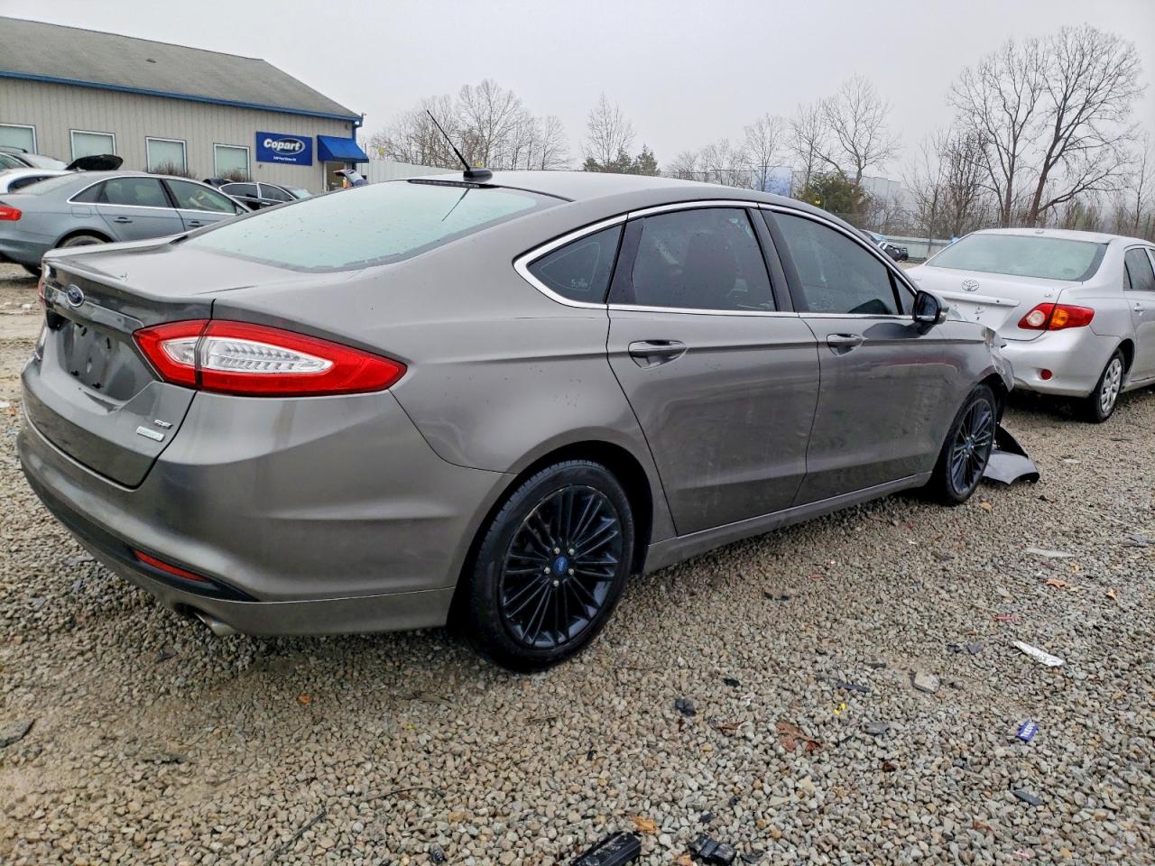 2013 FORD FUSION SE photo 3