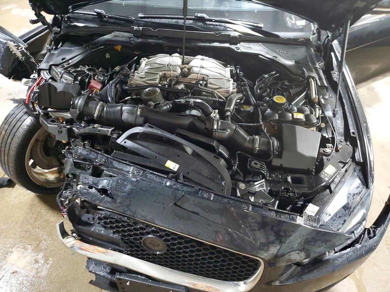 2017 JAGUAR XE PREMIUM photo 11