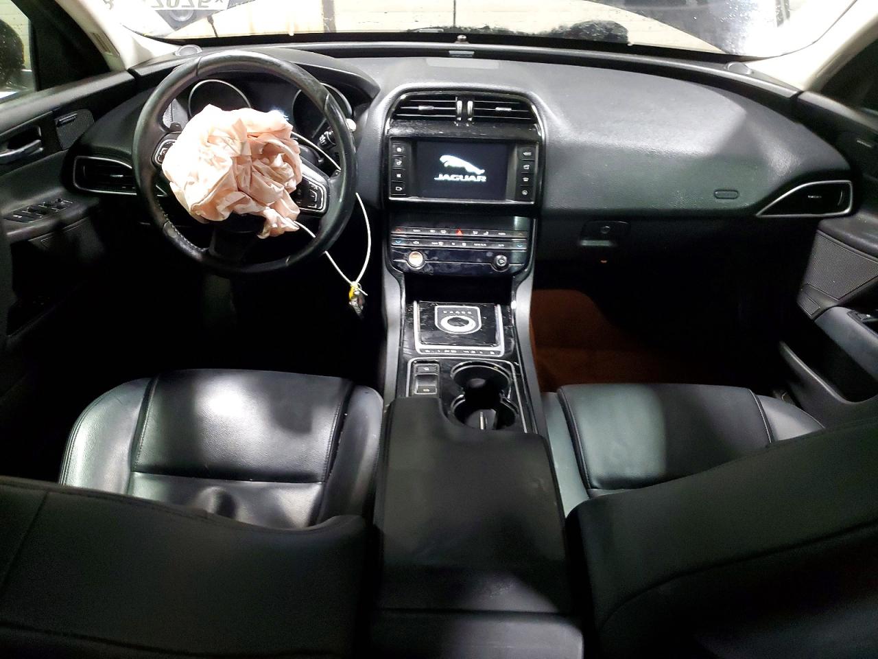 2017 JAGUAR XE PREMIUM photo 8