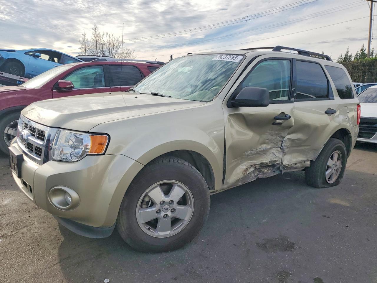 2011 FORD ESCAPE