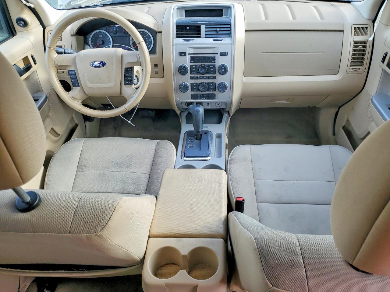 2011 FORD ESCAPE XLT photo 8