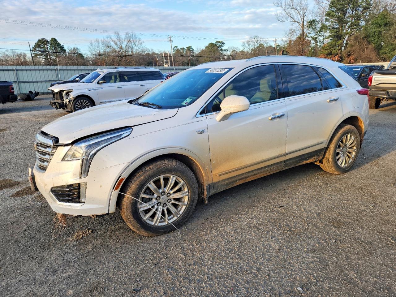 2017 CADILLAC XT5