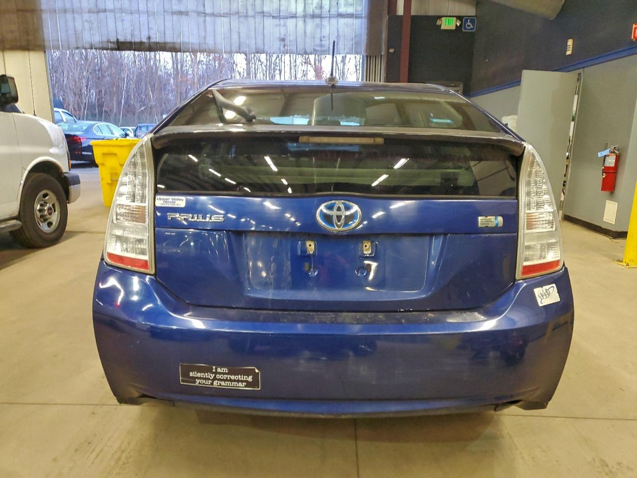 2010 TOYOTA PRIUS photo 6