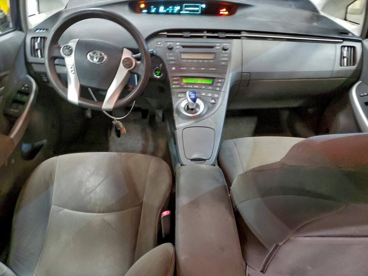 2010 TOYOTA PRIUS photo 8