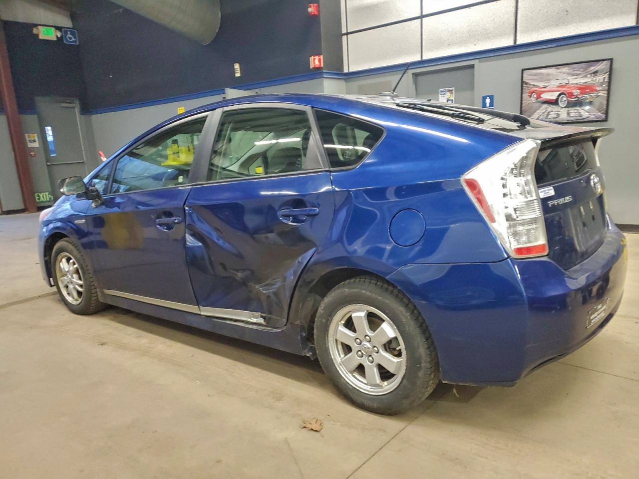 2010 TOYOTA PRIUS photo 2