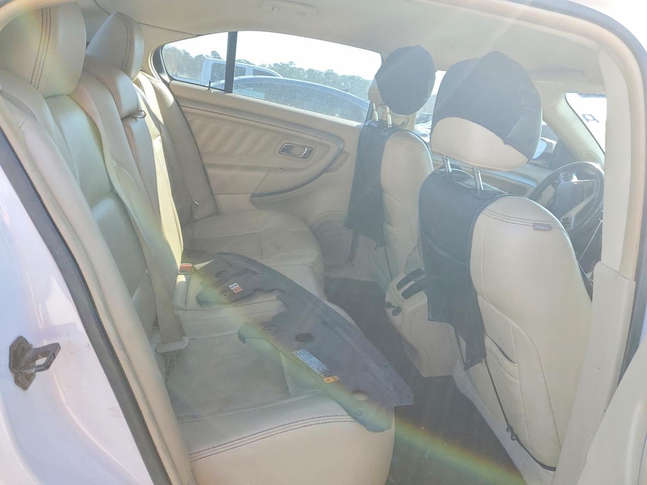 2016 FORD TAURUS SEL photo 10