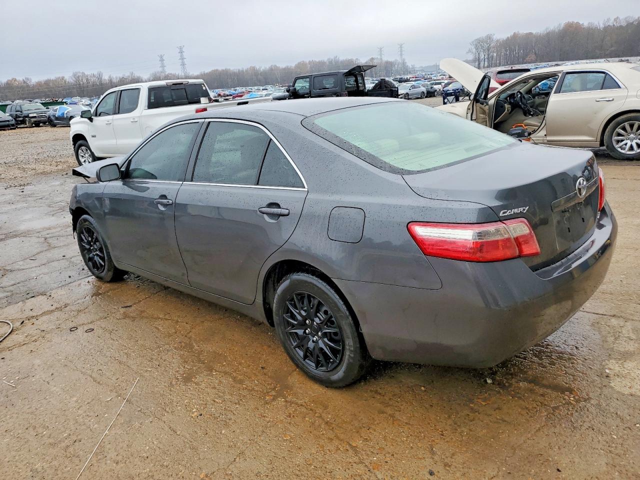 2007 TOYOTA CAMRY LE photo 2