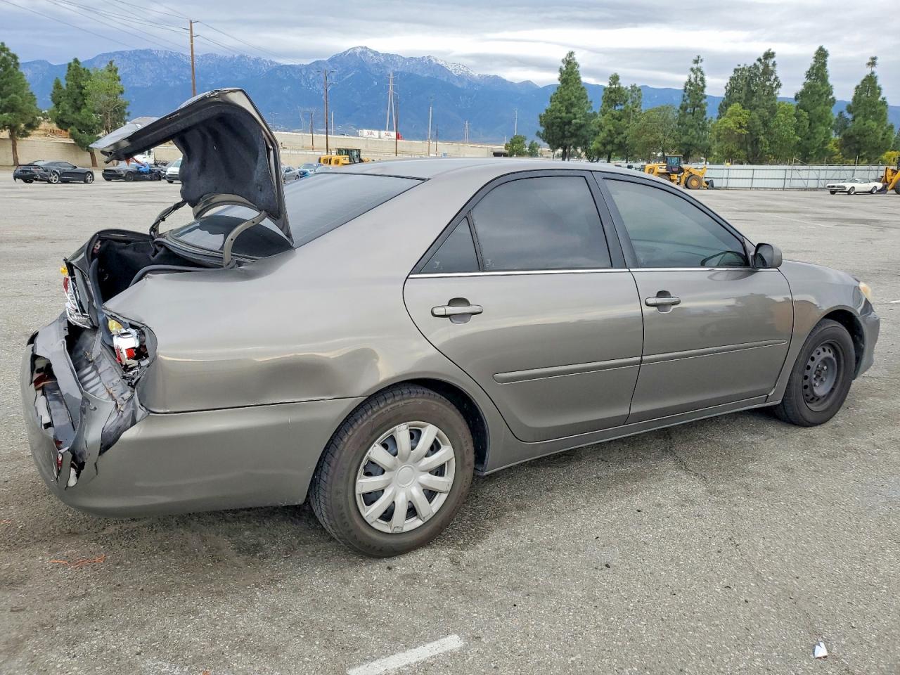 2006 TOYOTA CAMRY LE photo 5