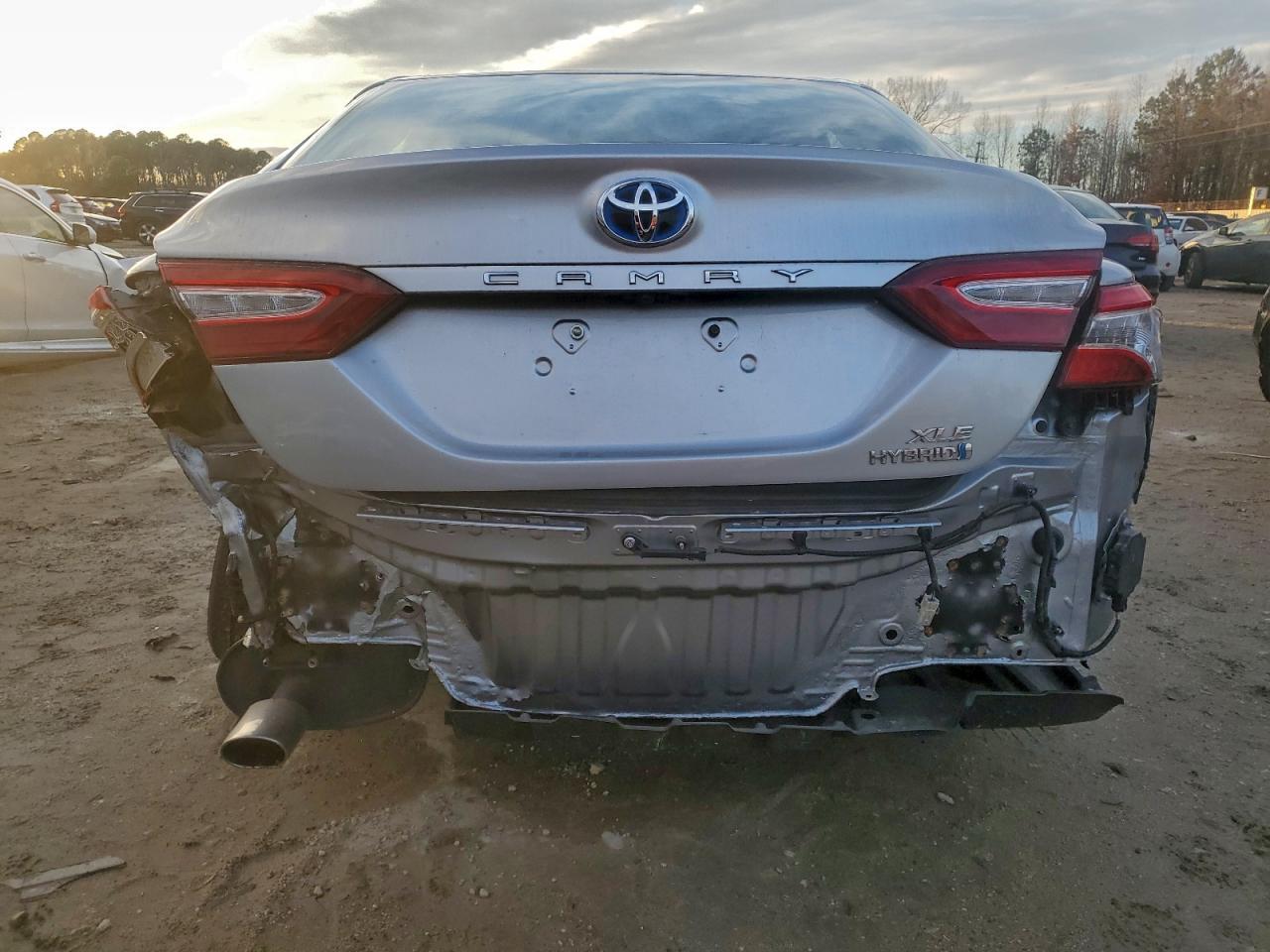 2018 TOYOTA CAMRY HYBRID photo 11