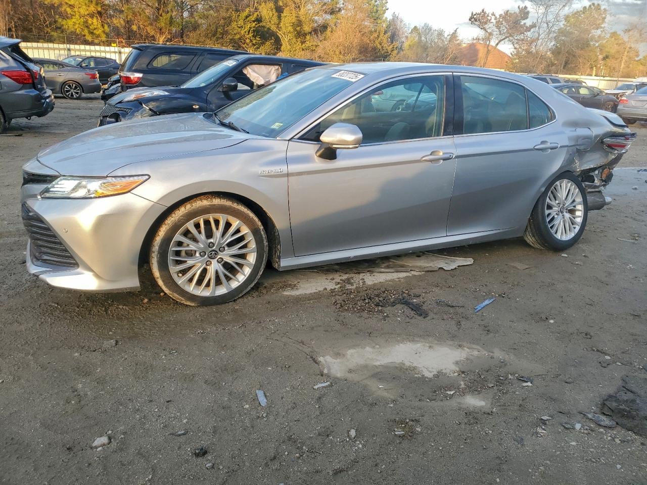 2018 TOYOTA CAMRY
