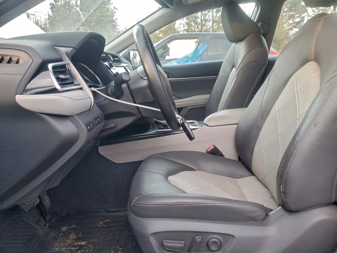 2018 TOYOTA CAMRY HYBRID photo 13