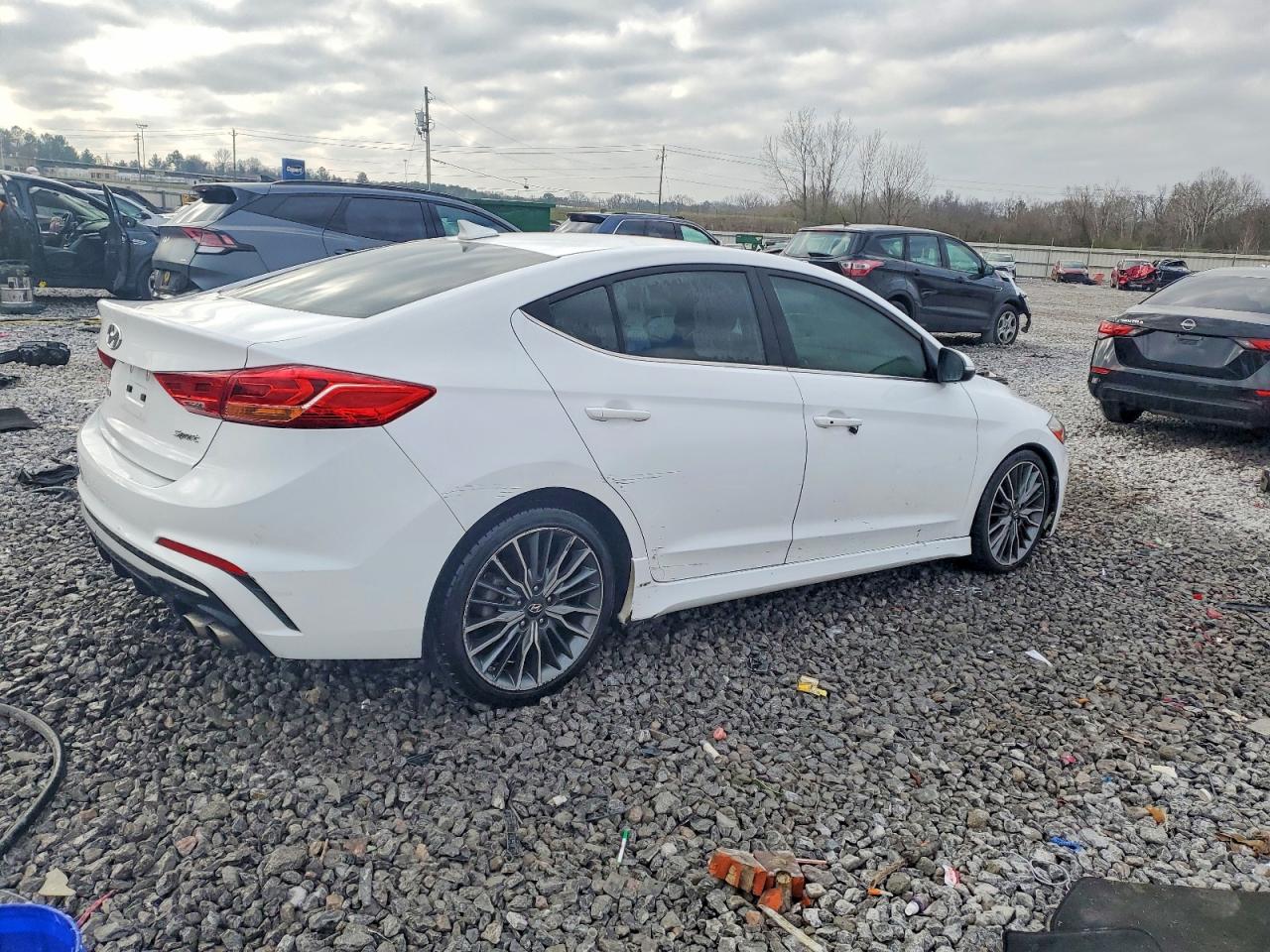 2018 HYUNDAI ELANTRA SPORT photo 3