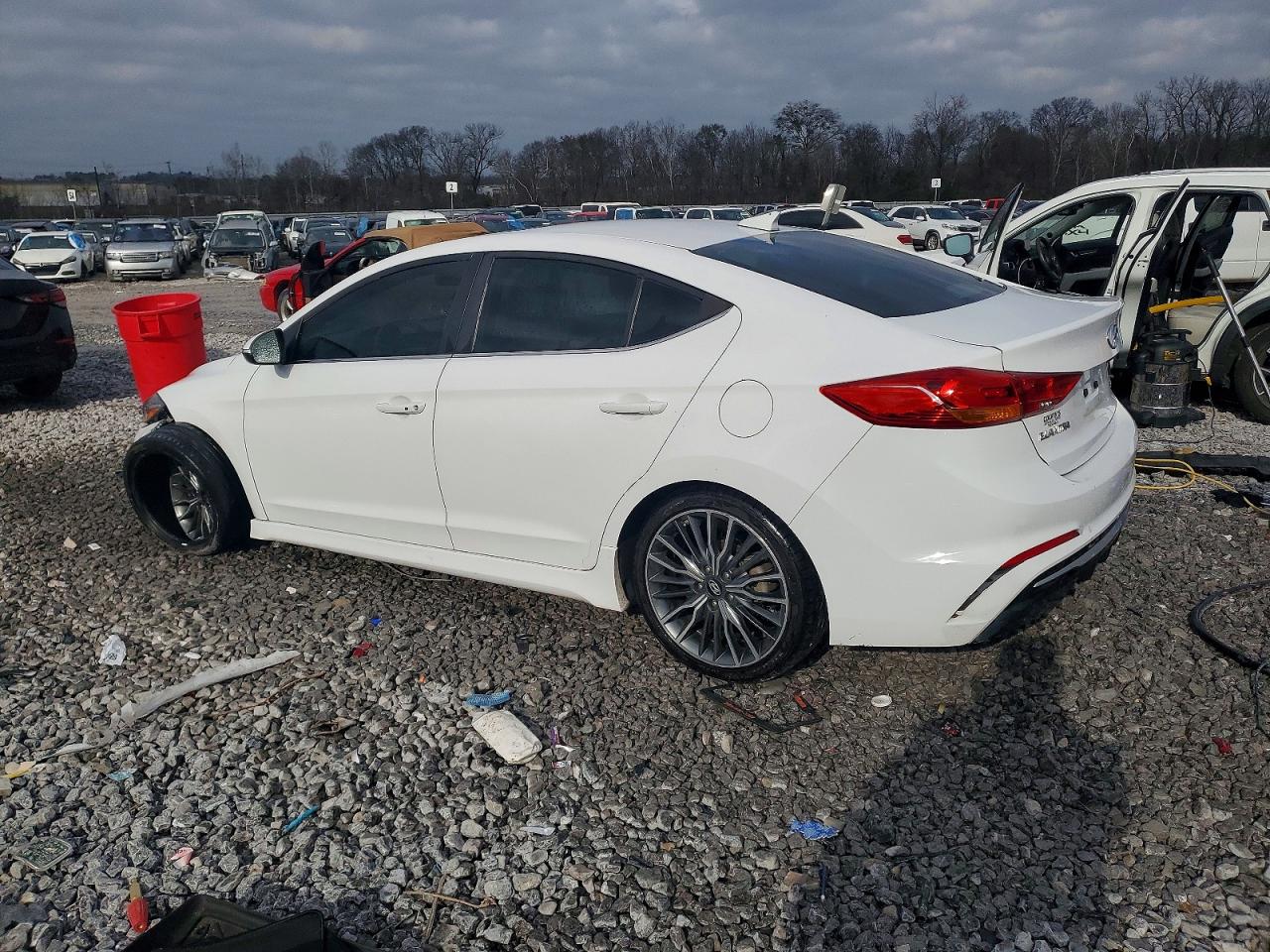 2018 HYUNDAI ELANTRA SPORT photo 2