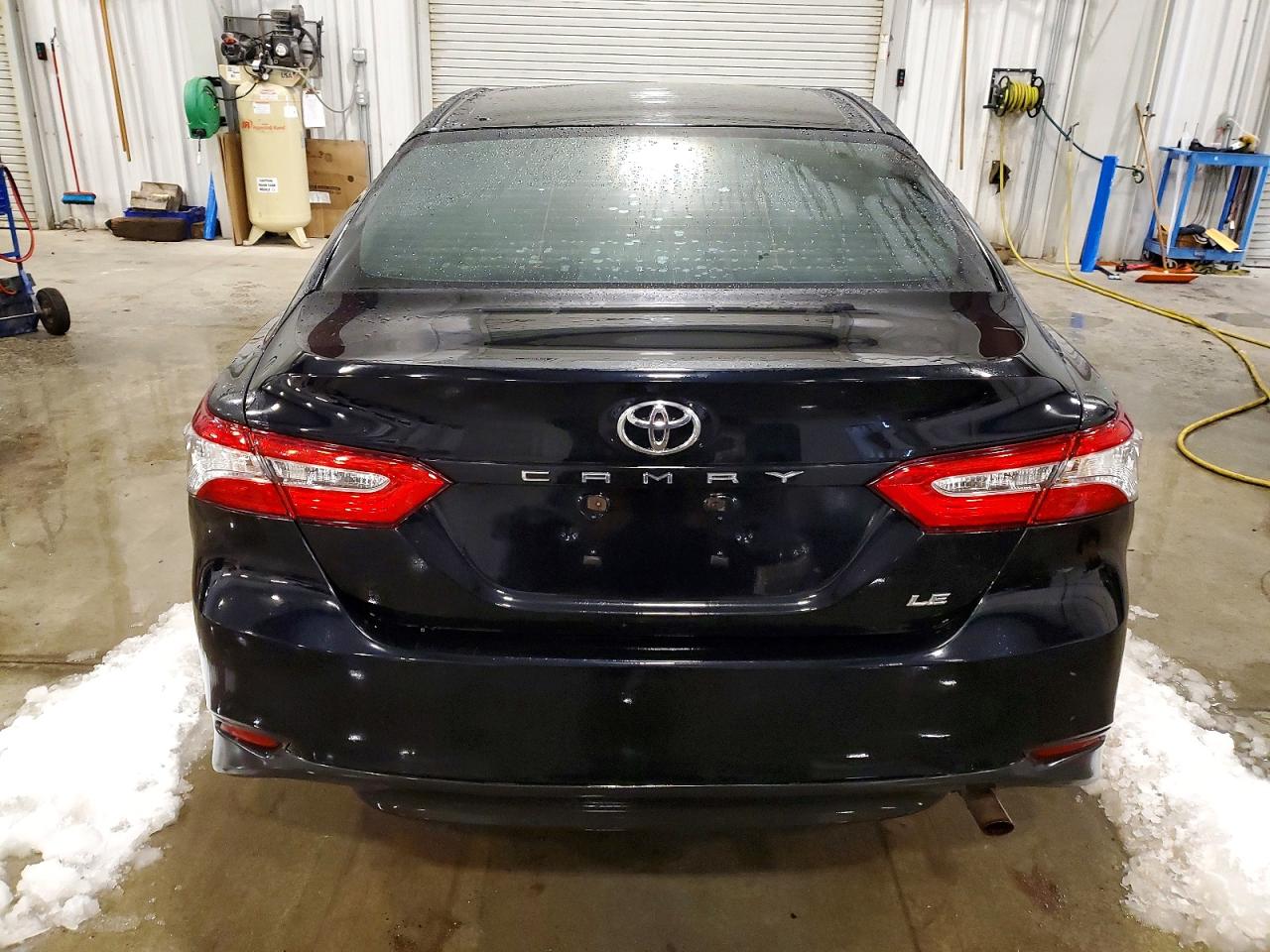 2018 TOYOTA CAMRY L photo 6
