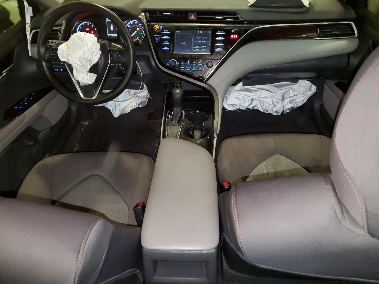 2018 TOYOTA CAMRY L photo 8
