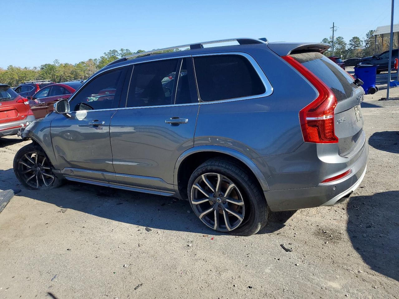 2017 VOLVO XC90 T6 photo 2