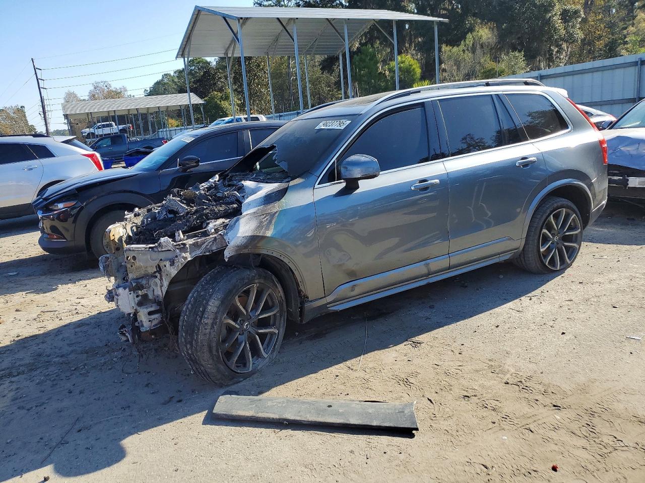 2017 VOLVO XC90