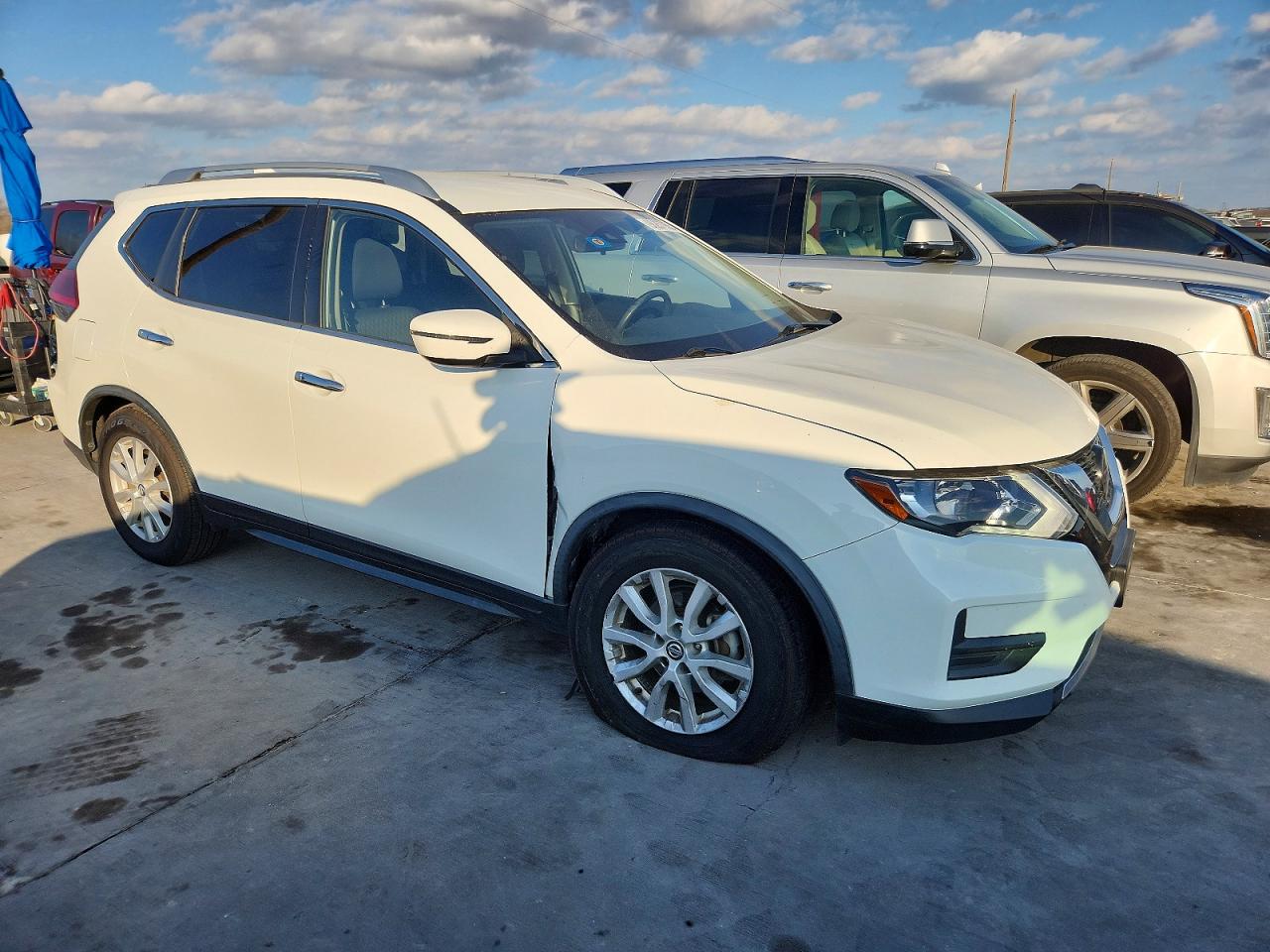 2019 NISSAN ROGUE S photo 4
