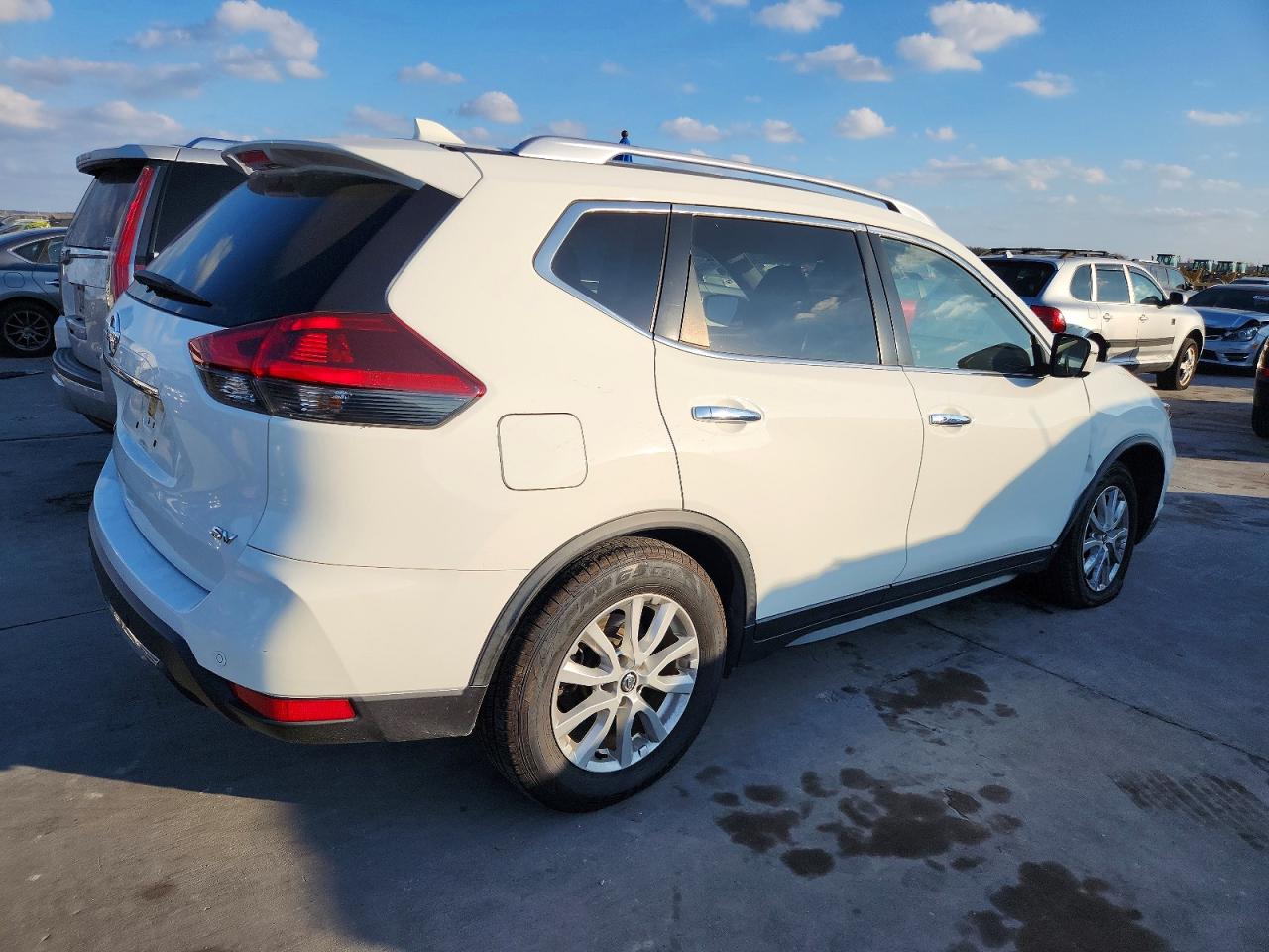2019 NISSAN ROGUE S photo 3