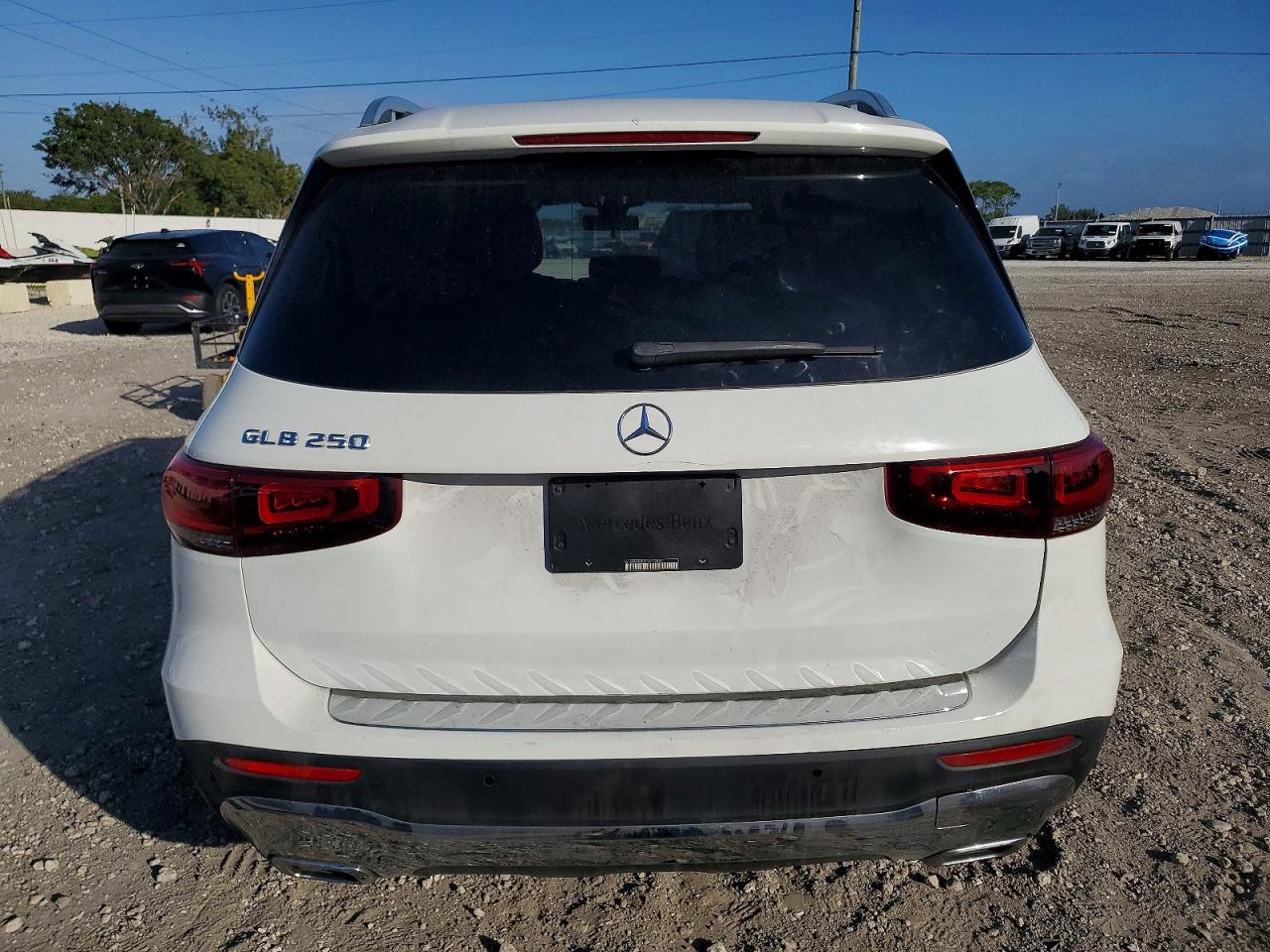 2020 MERCEDES-BENZ GLB 250 photo 6