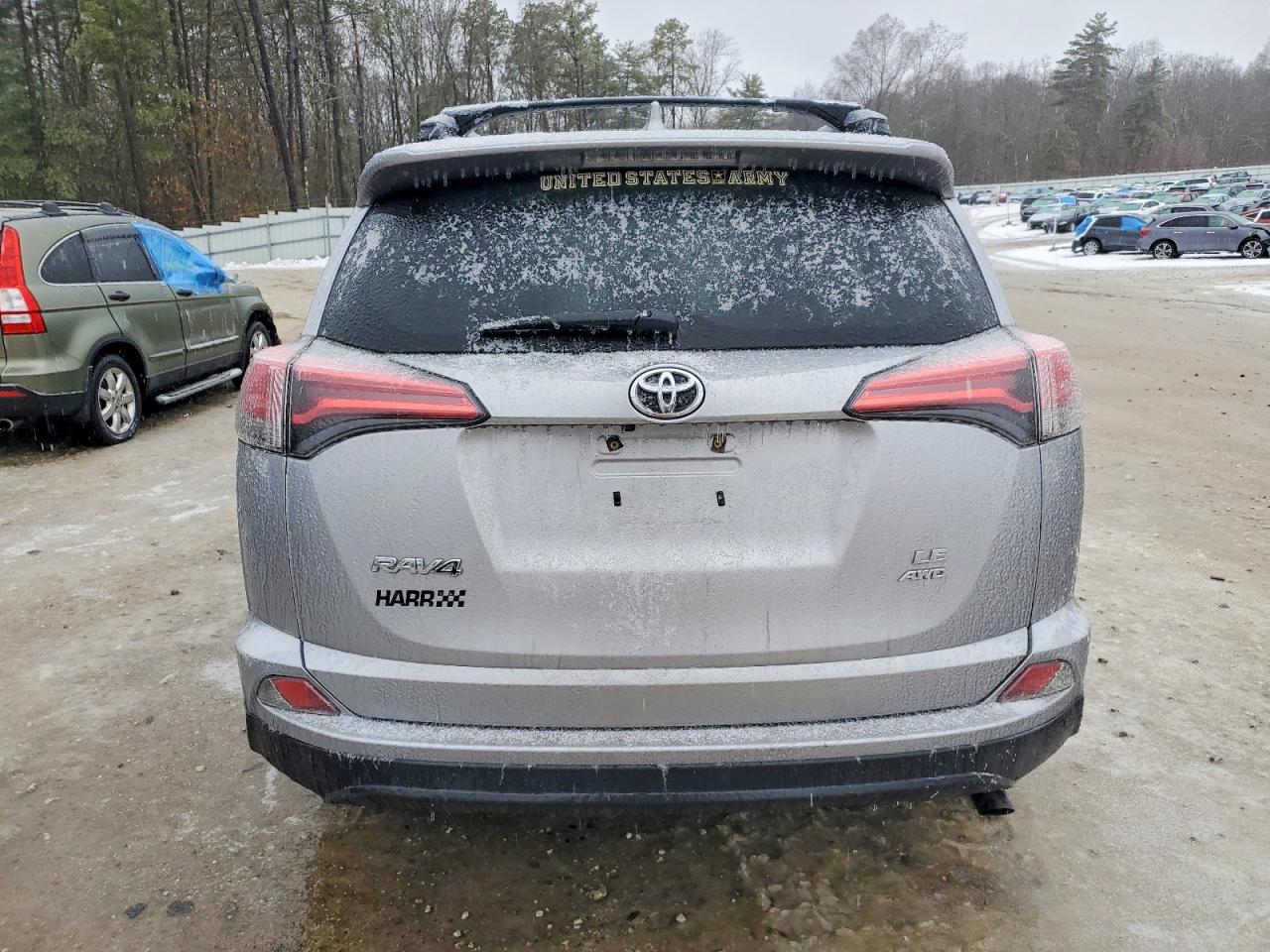 2017 TOYOTA RAV4 LE photo 6