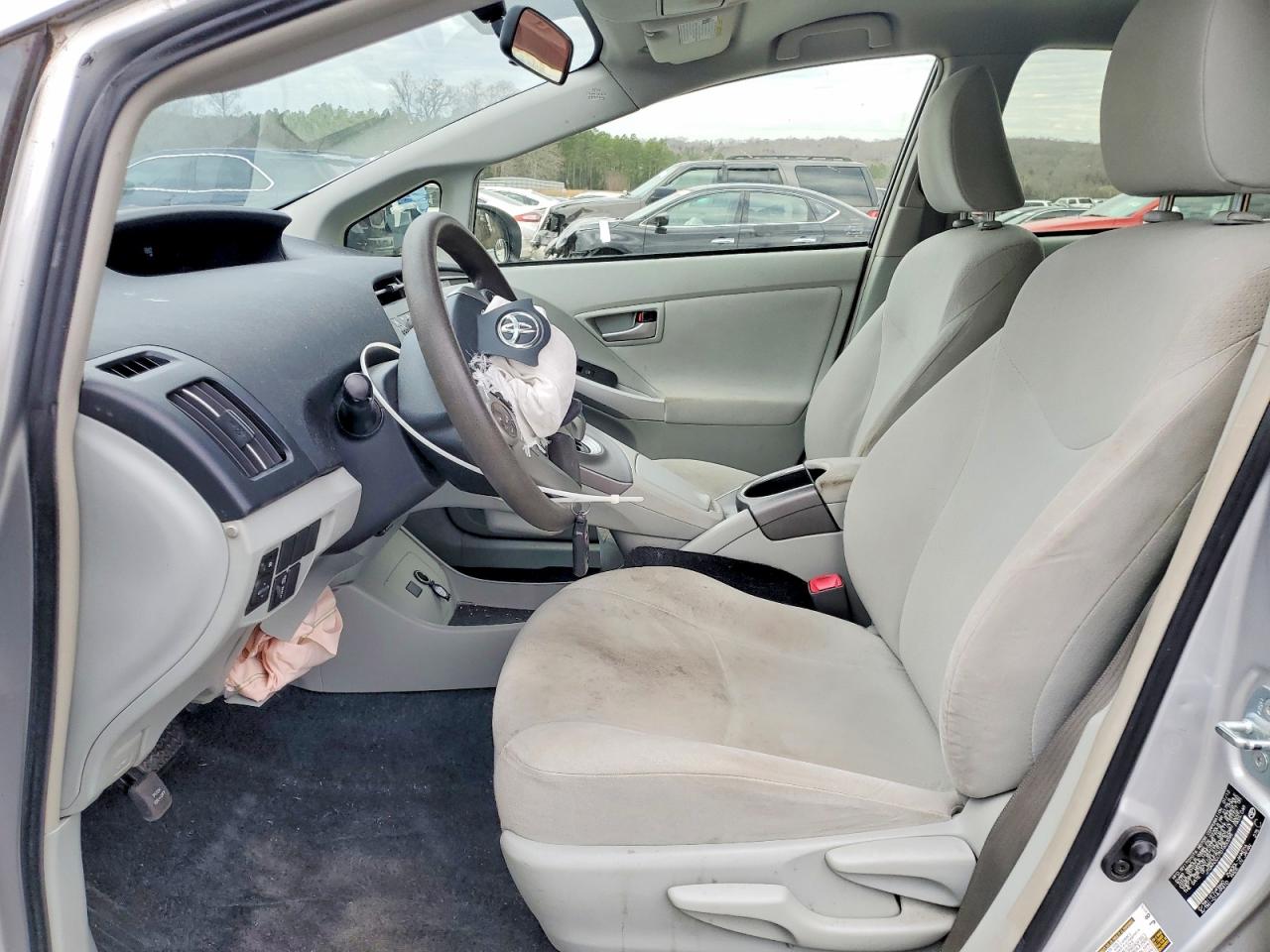 2013 TOYOTA PRIUS photo 7