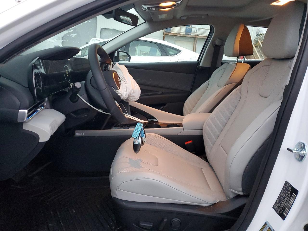 2025 HYUNDAI ELANTRA photo 7