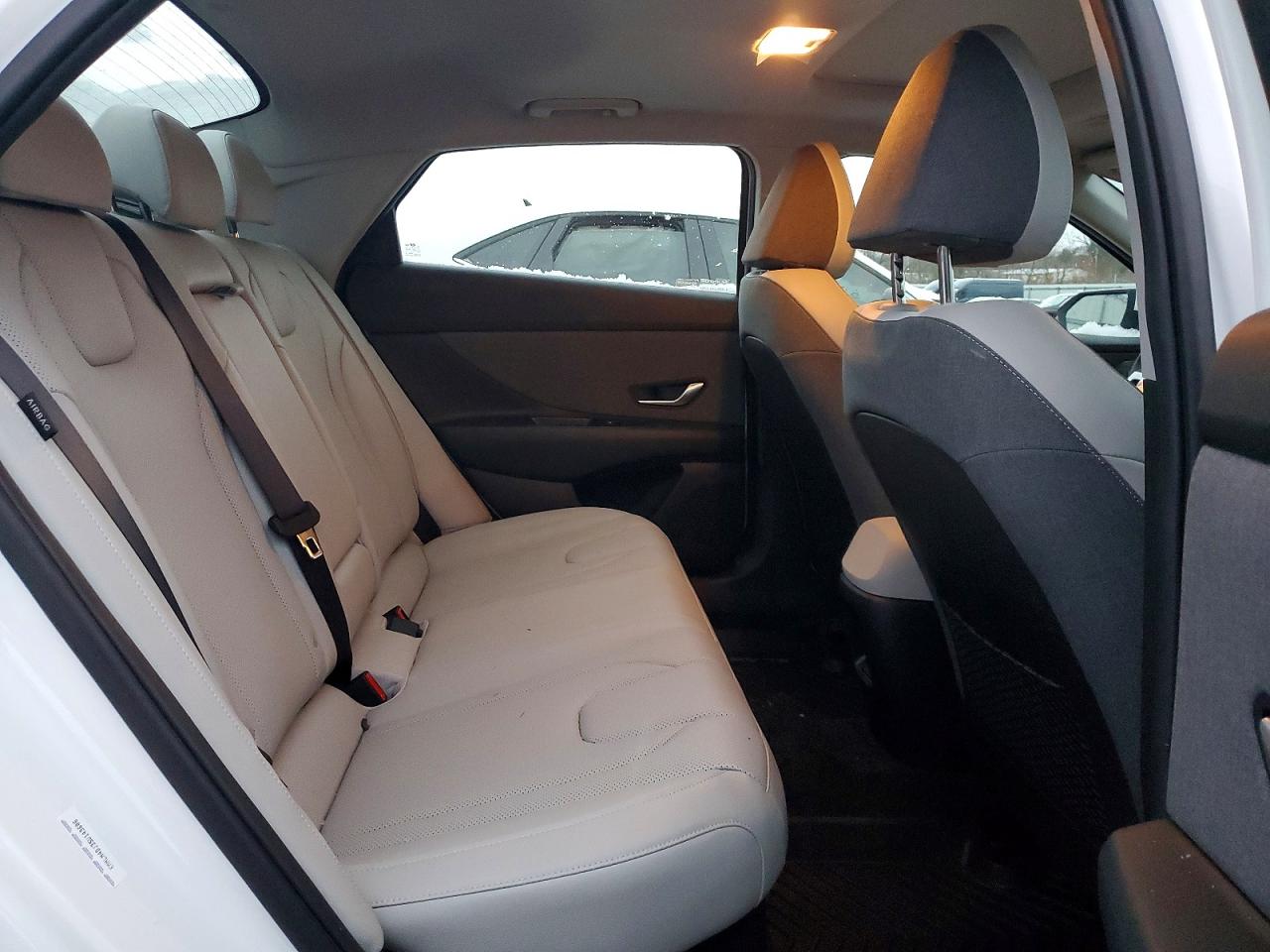 2025 HYUNDAI ELANTRA photo 10