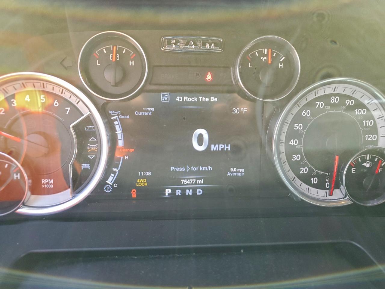 2016 RAM 1500 SLT photo 9
