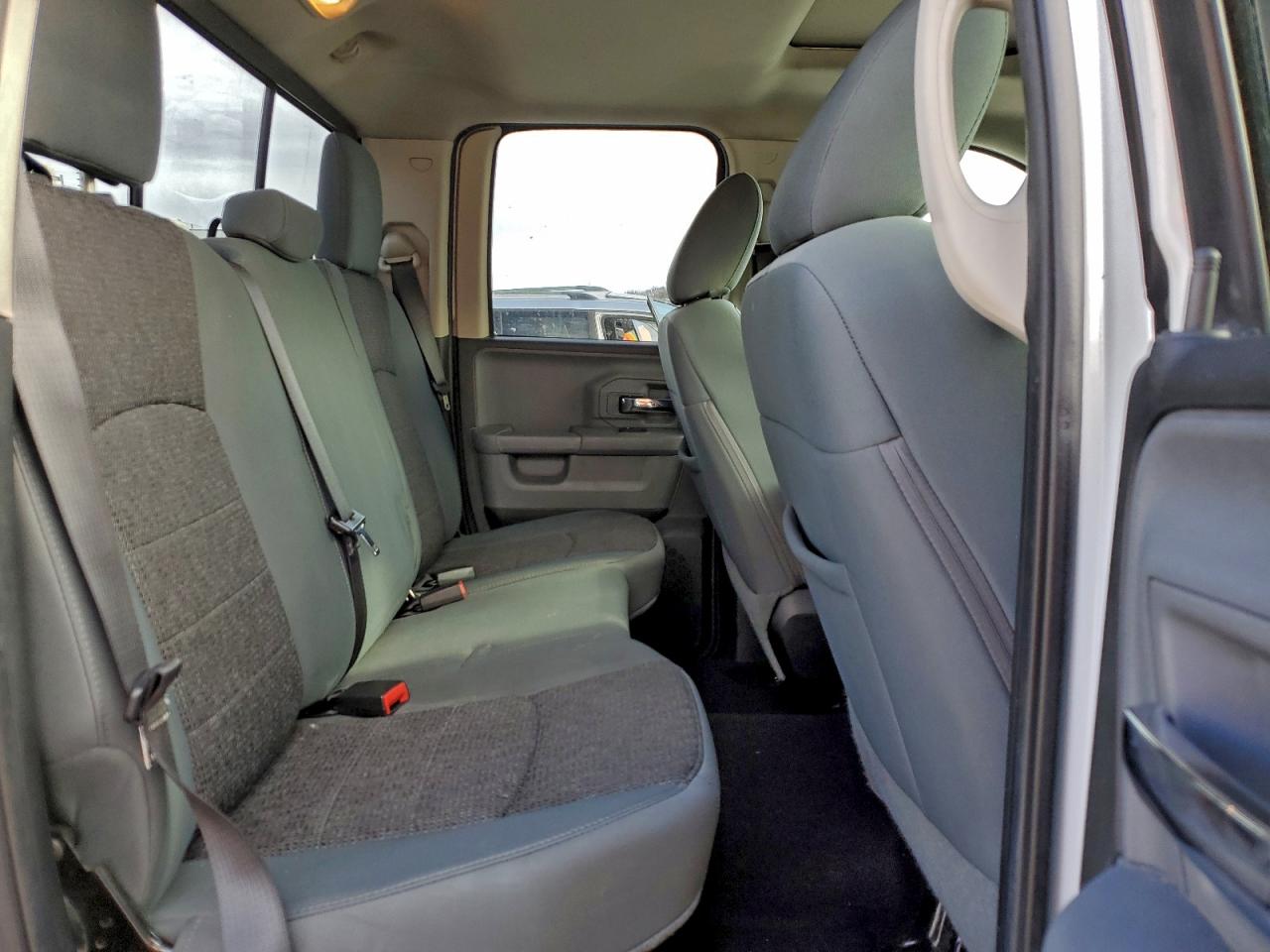 2016 RAM 1500 SLT photo 10