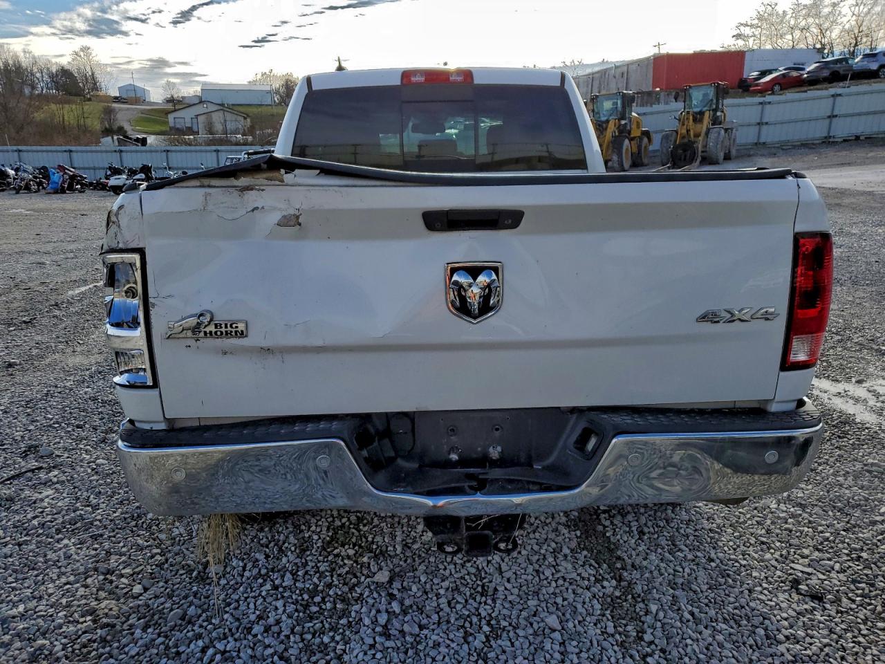 2016 RAM 1500 SLT photo 6