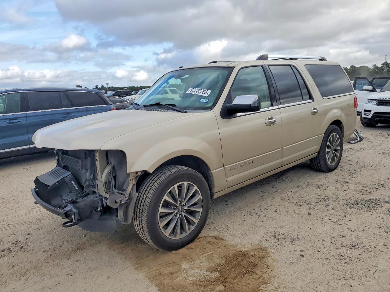 2017 LINCOLN NAVIGATOR