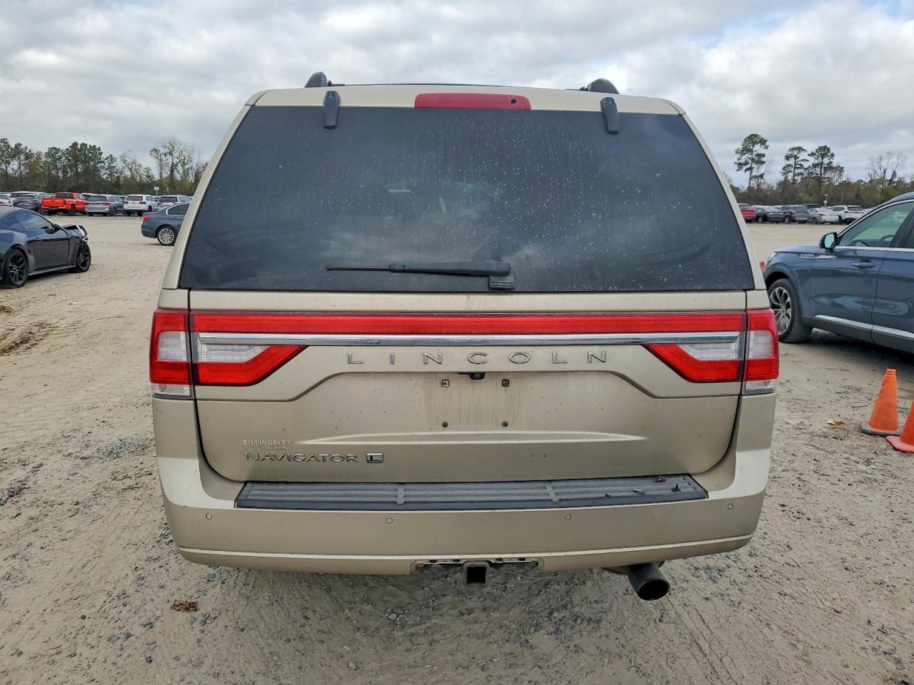 2017 LINCOLN NAVIGATOR L SELECT photo 6