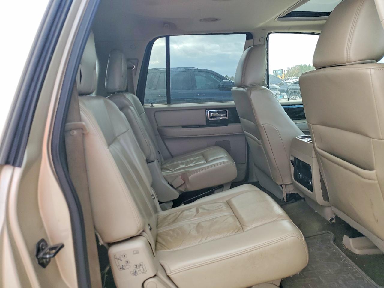 2017 LINCOLN NAVIGATOR L SELECT photo 11