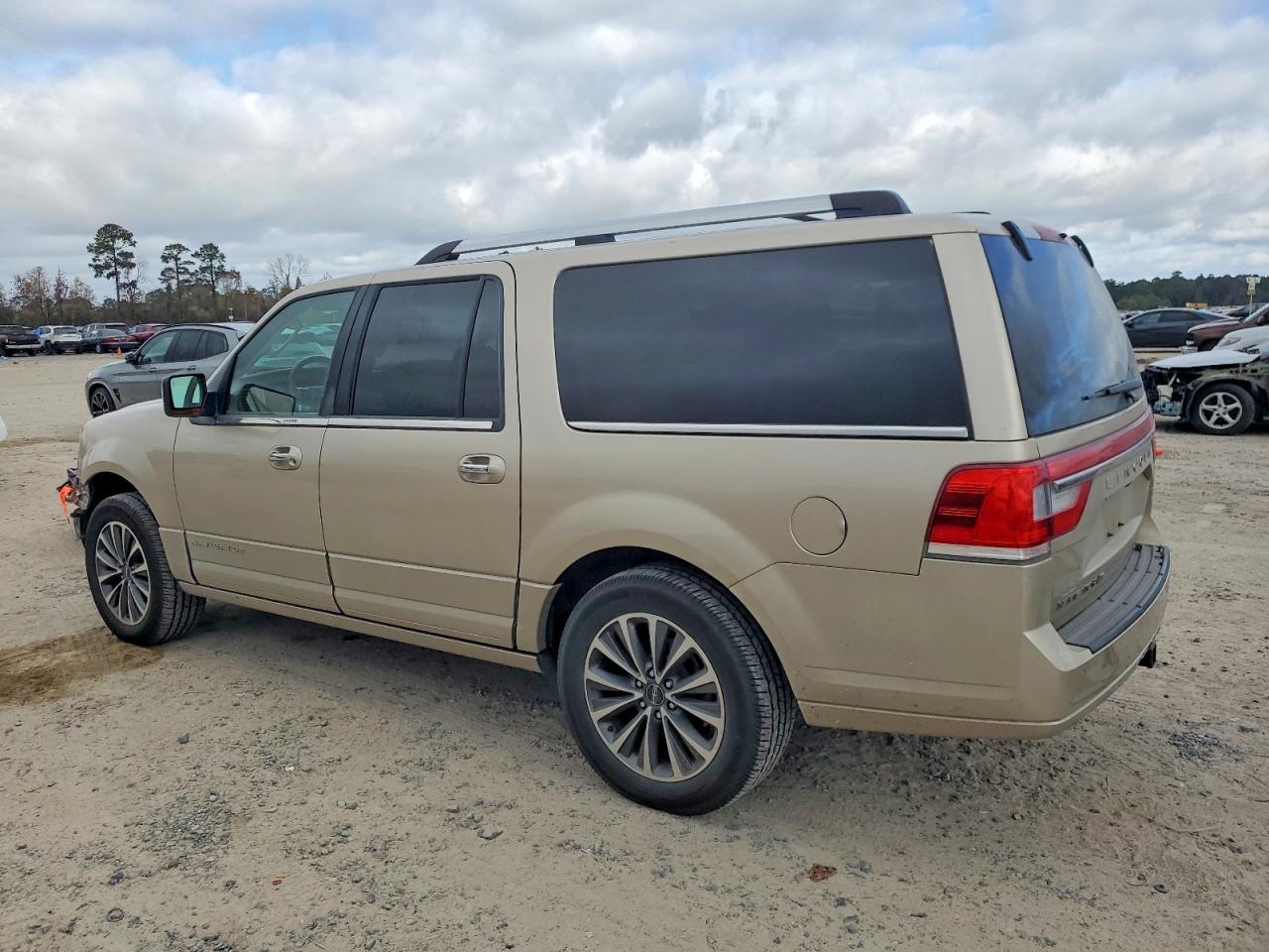 2017 LINCOLN NAVIGATOR L SELECT photo 2