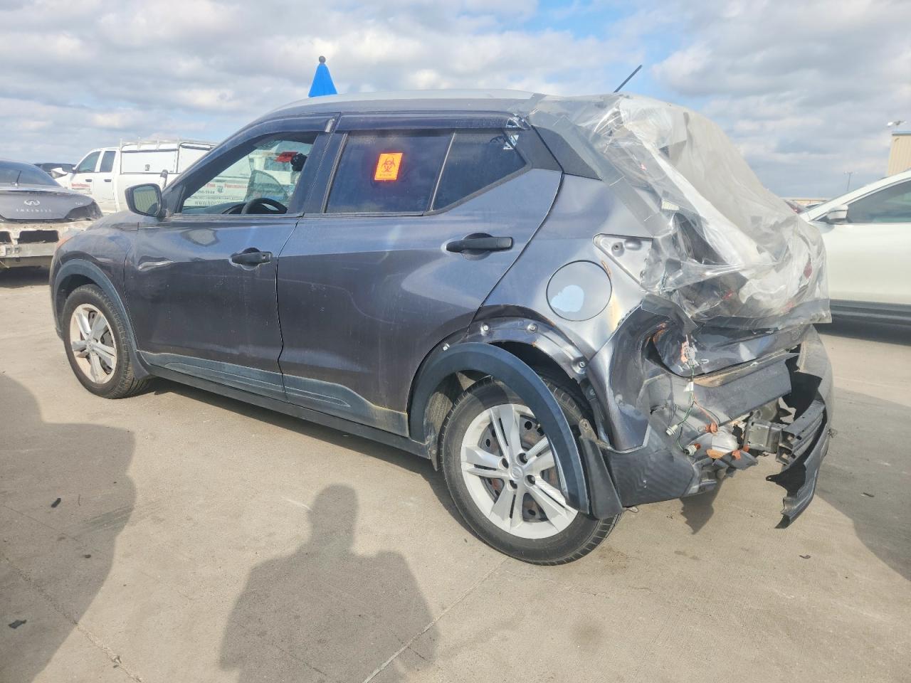 2019 NISSAN KICKS S photo 2