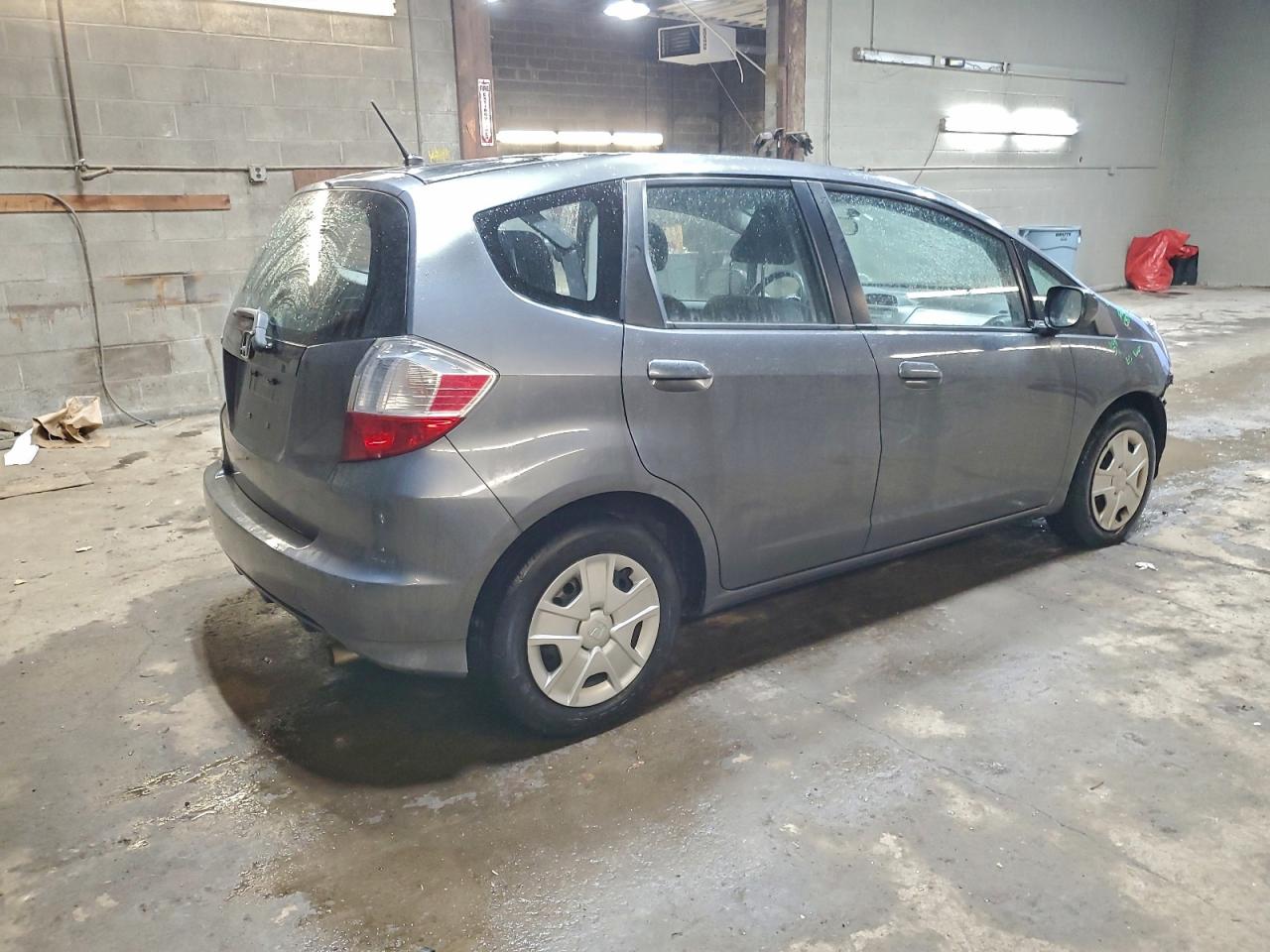 2013 HONDA FIT photo 3
