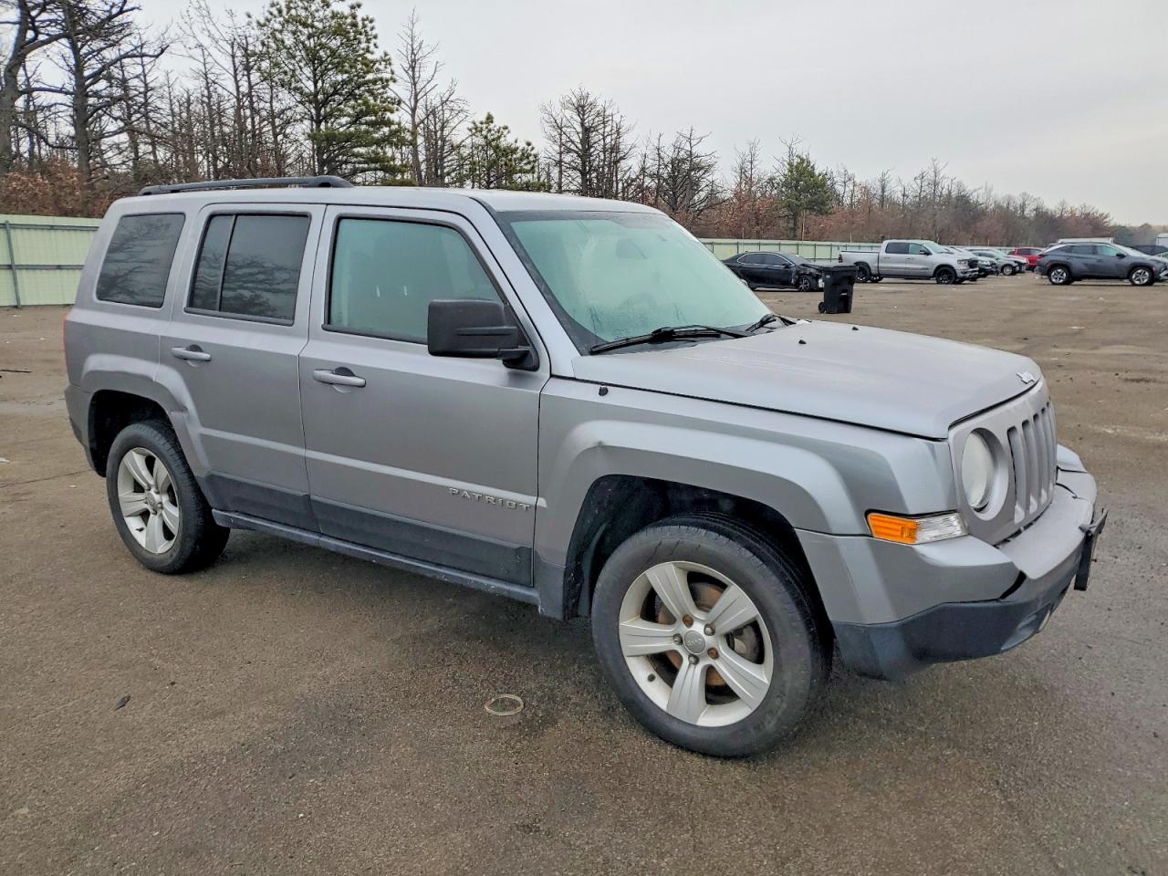 2014 JEEP PATRIOT LATITUDE photo 4