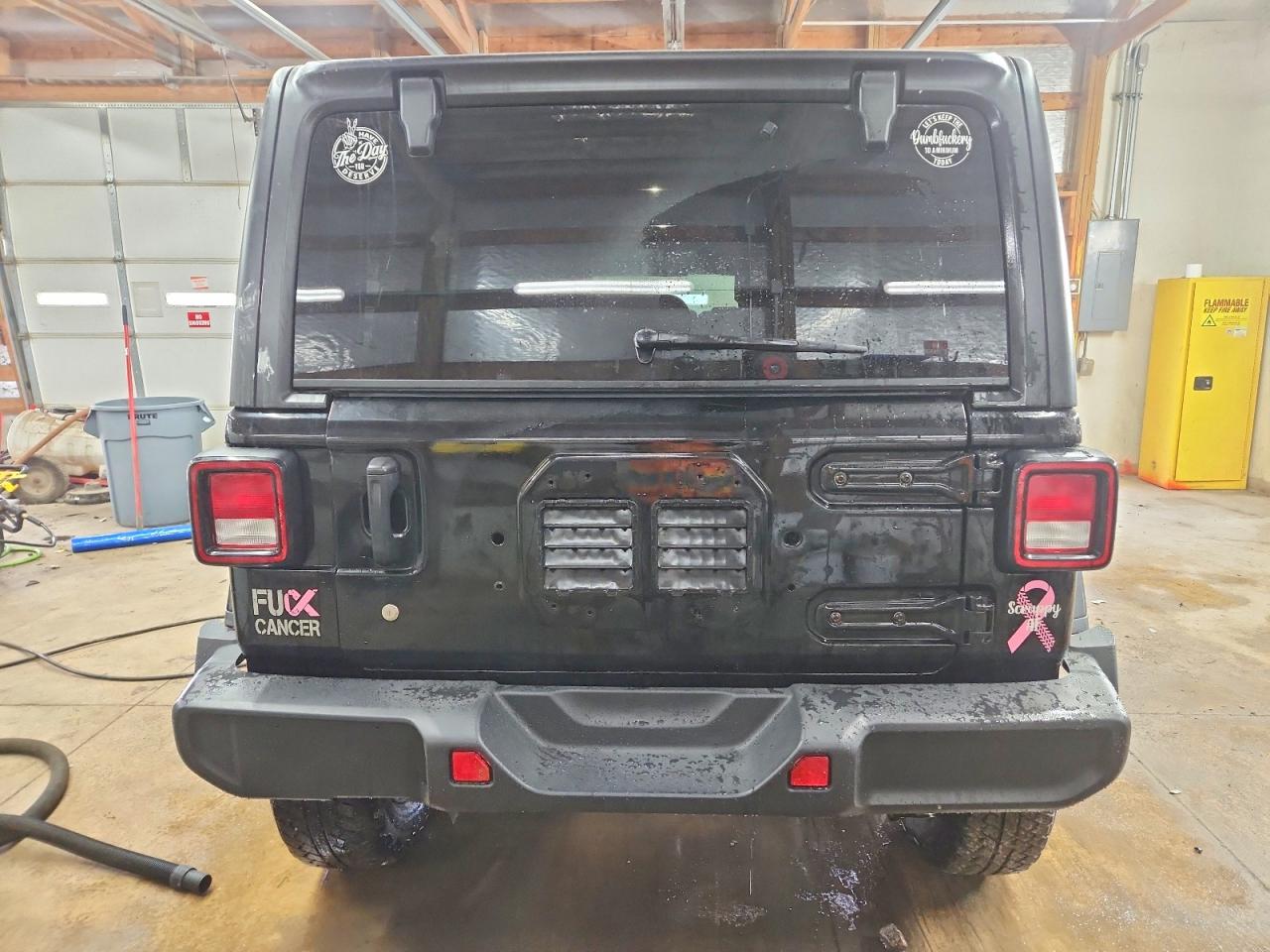 2018 JEEP WRANGLER UNLIMITED SAHARA photo 6