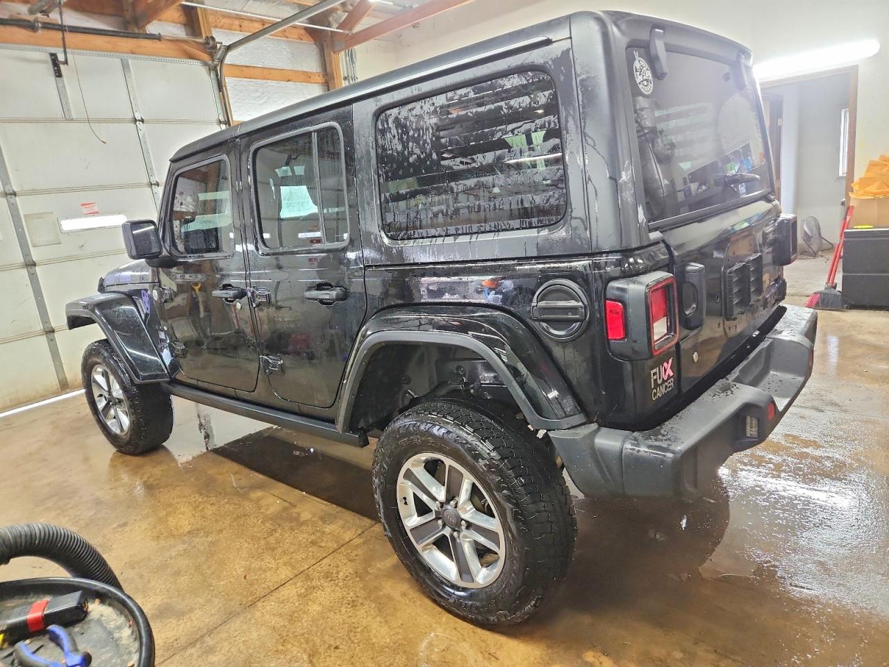 2018 JEEP WRANGLER UNLIMITED SAHARA photo 2