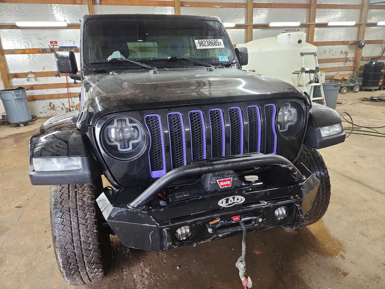 2018 JEEP WRANGLER UNLIMITED SAHARA photo 5