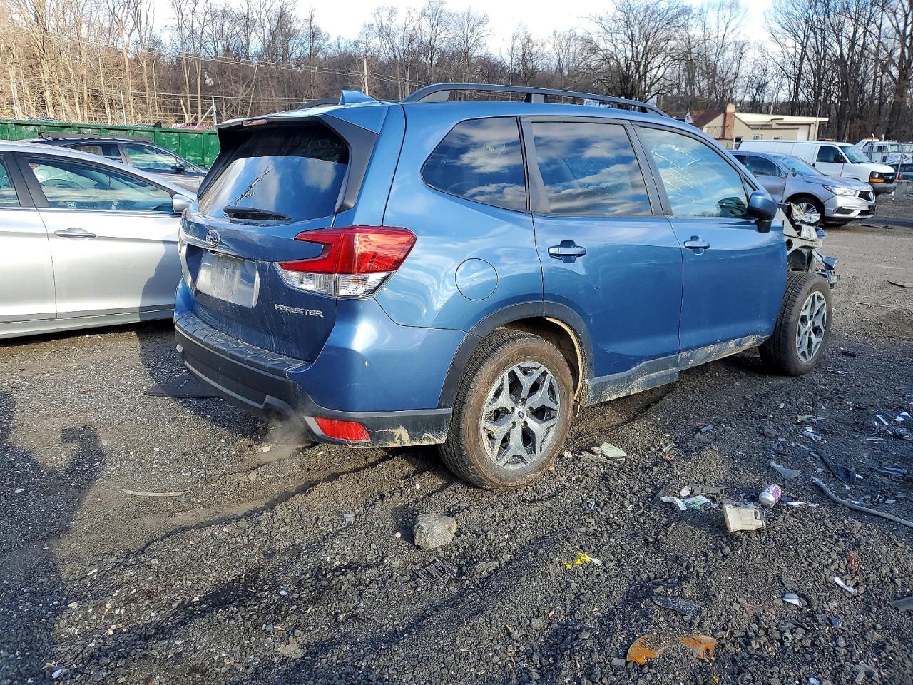 2021 SUBARU FORESTER PREMIUM photo 3