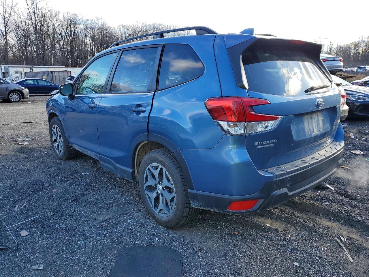 2021 SUBARU FORESTER PREMIUM photo 2