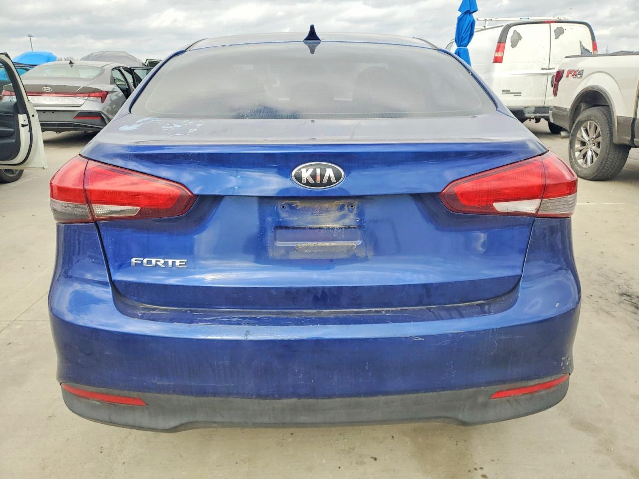 2017 KIA FORTE LX photo 6