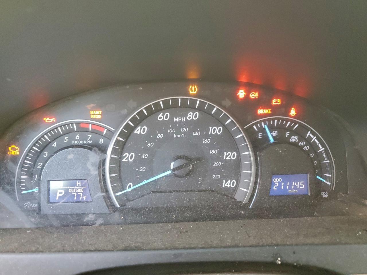 2015 TOYOTA CAMRY LE photo 9