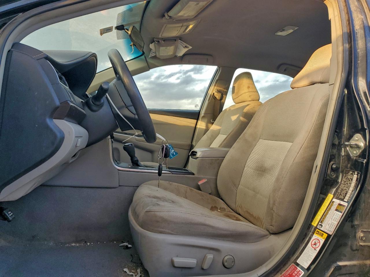 2015 TOYOTA CAMRY LE photo 7