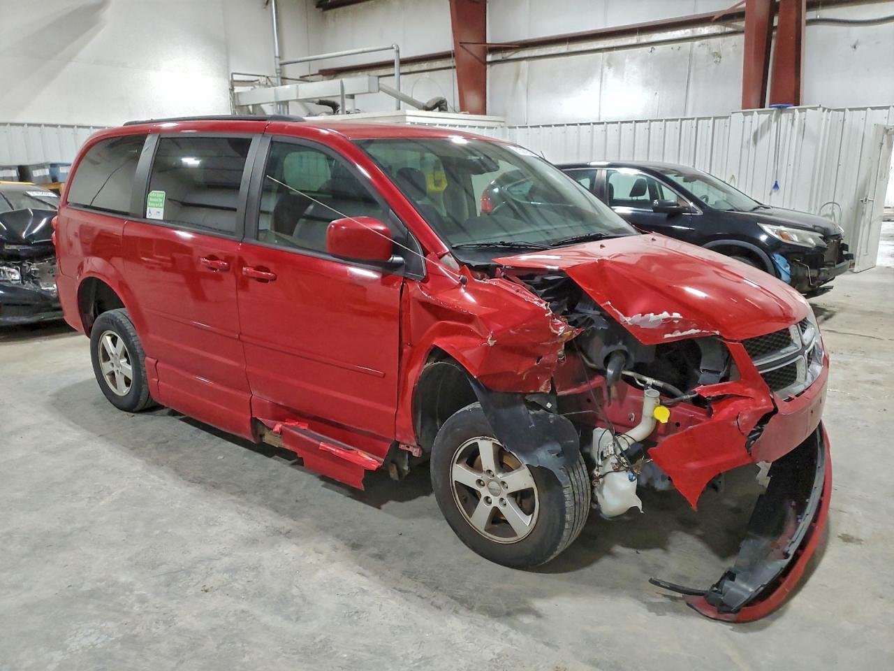 2012 DODGE GRAND CARAVAN SXT photo 4