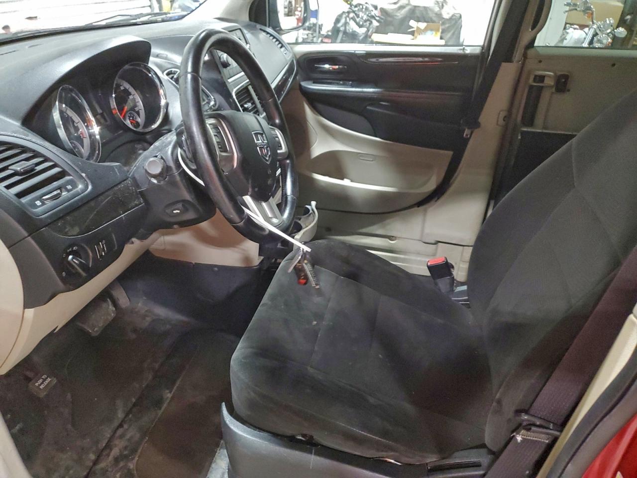 2012 DODGE GRAND CARAVAN SXT photo 7