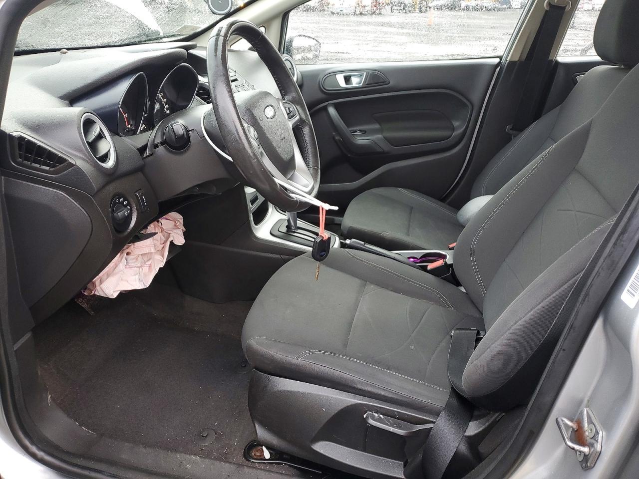 2015 FORD FIESTA SE photo 7
