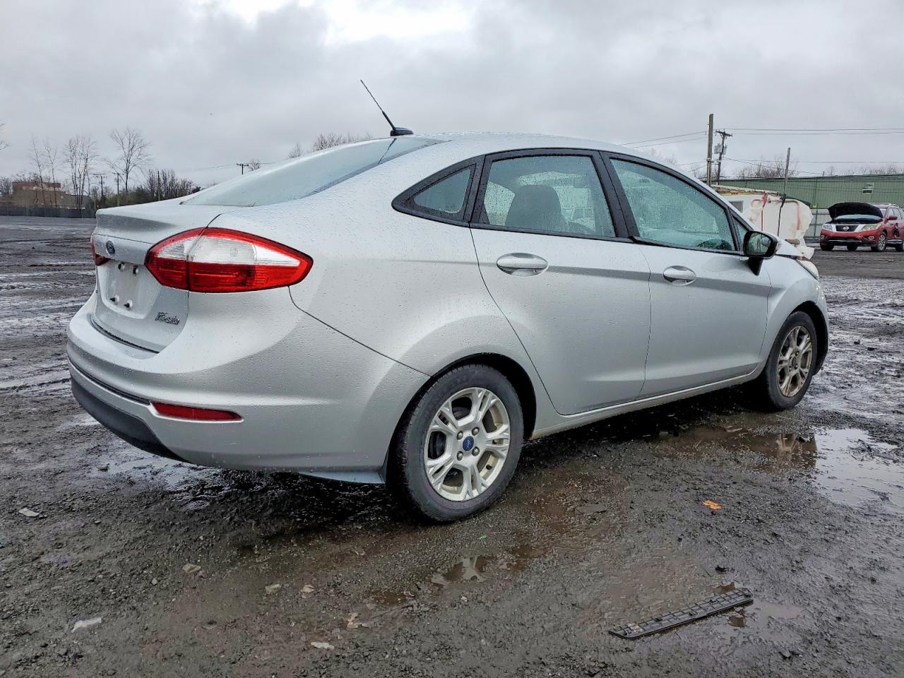 2015 FORD FIESTA SE photo 3